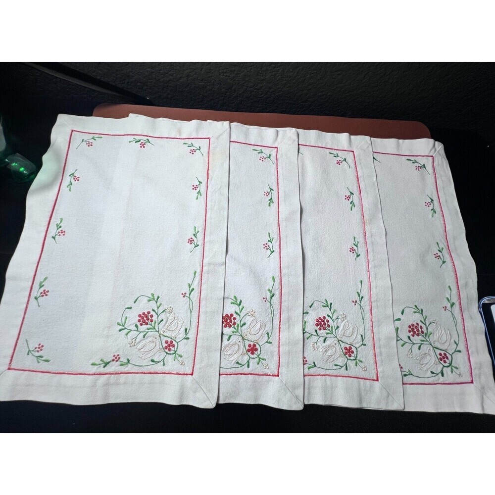 Vintage Hand Embroidered 18"x12" White Linen Placemat Swan Berry Floral Set of 4